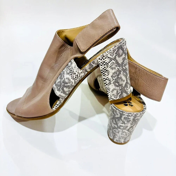 NATURALIZER Zahn snakeskin leather heels  sandals - Picture 1 of 7